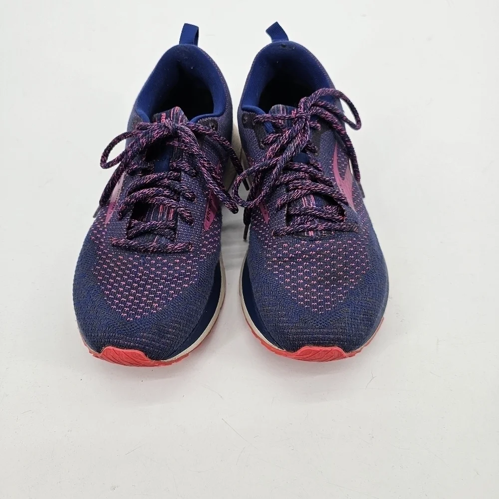 Brooks womens revel